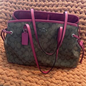 Coach Signature Tote in Brown and Pink